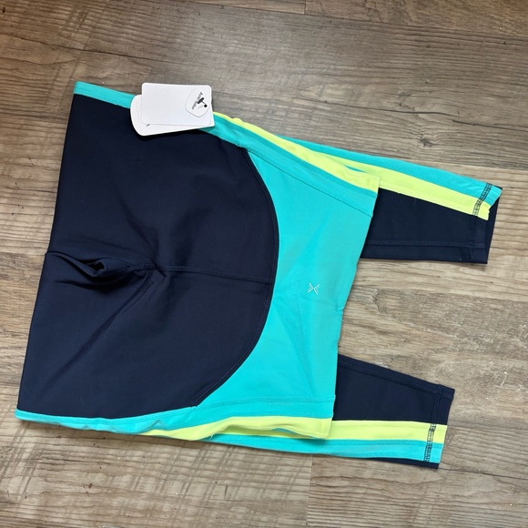NWT Xersion Women's Aqua and Neon Green Cropped High Rose Leggings - Picture 3 of 4